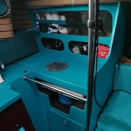 Sur Un Bateau Bateau-hôtel *