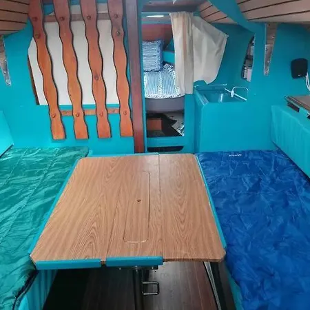 Sur Un Bateau Hotel en barco Agde