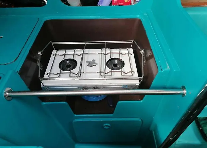 Botel Sur Un Bateau Agde